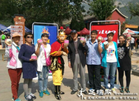 足螺在济源五龙口景区展演